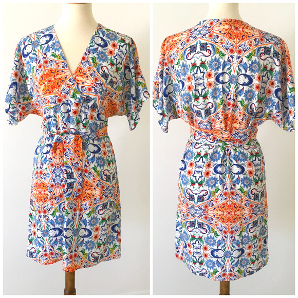 Joompy Dresses & Skirts - Joompy Bright Floral Pattern Summer Tie Dress